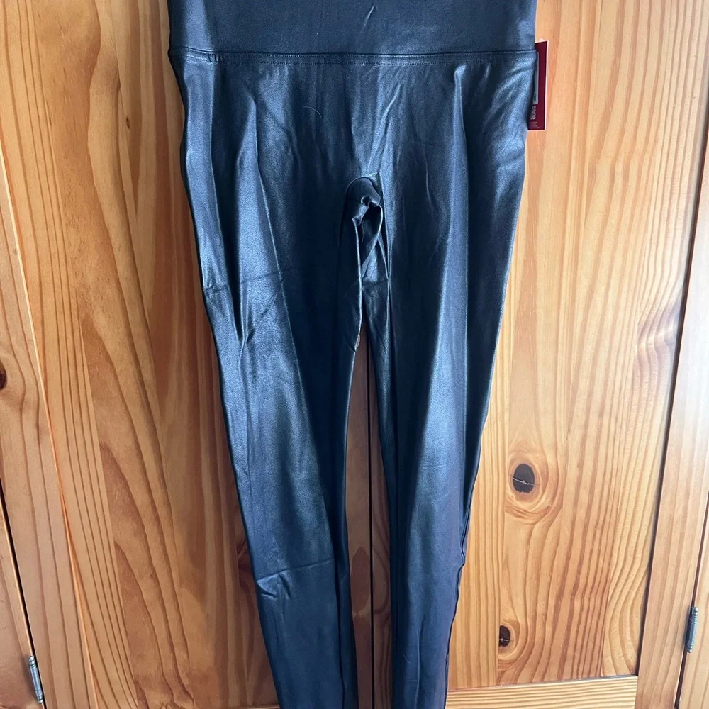 SPANX Shiny Black Leggings - Picture 2 of 4